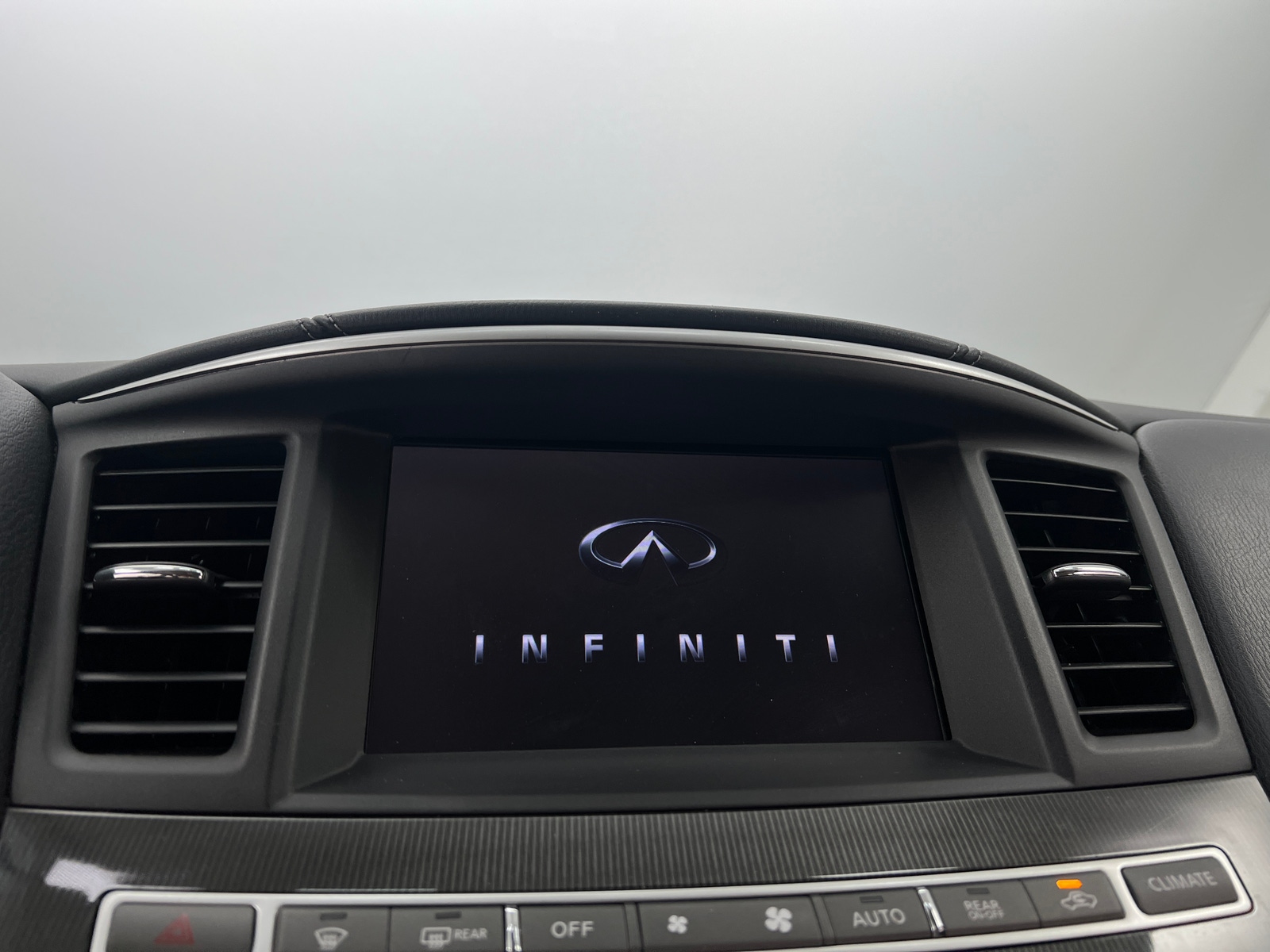 Thumbnail: 2018 INFINITI QX60 - 3
