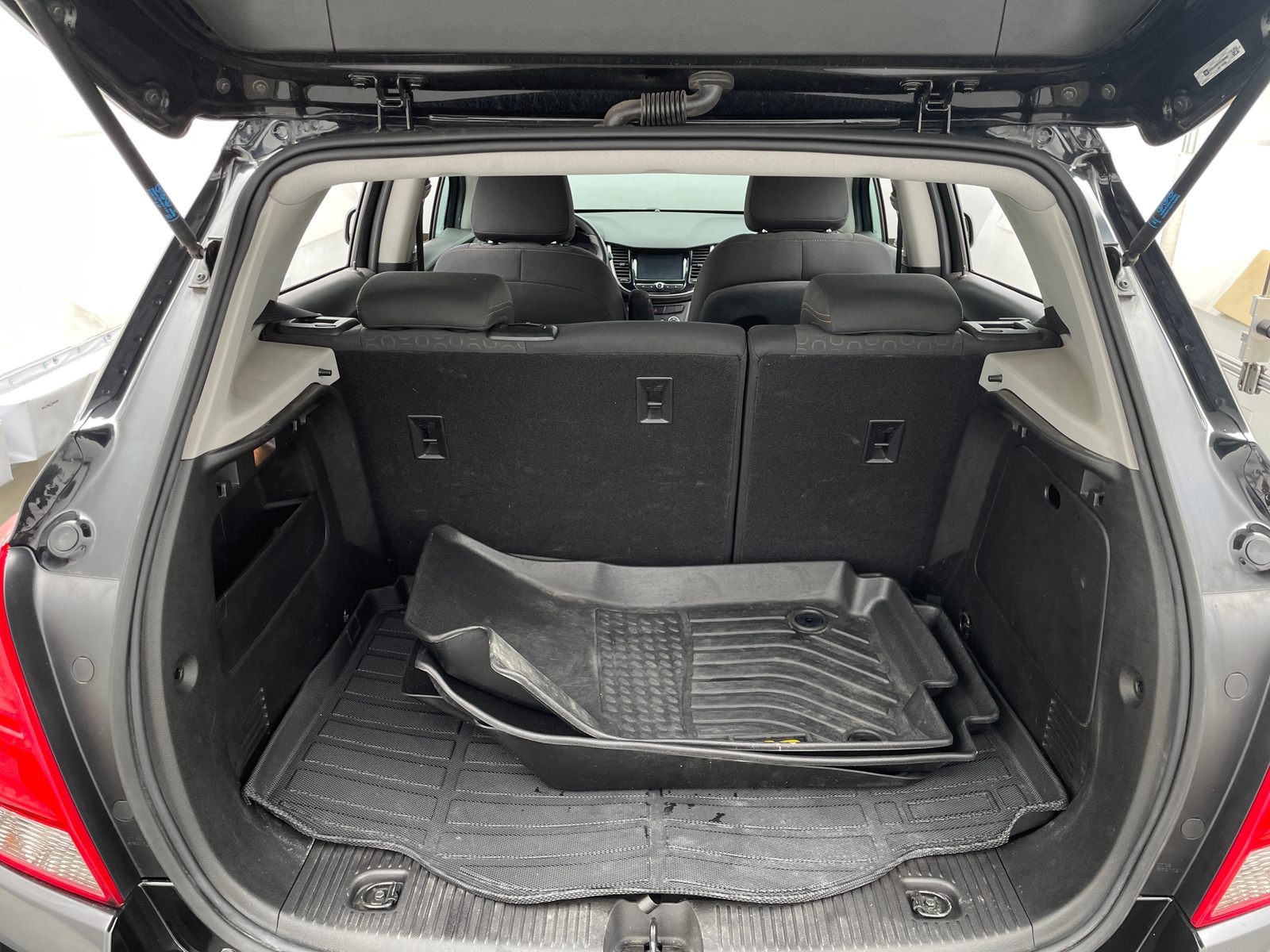 Thumbnail: 2017 Chevrolet Trax - 7