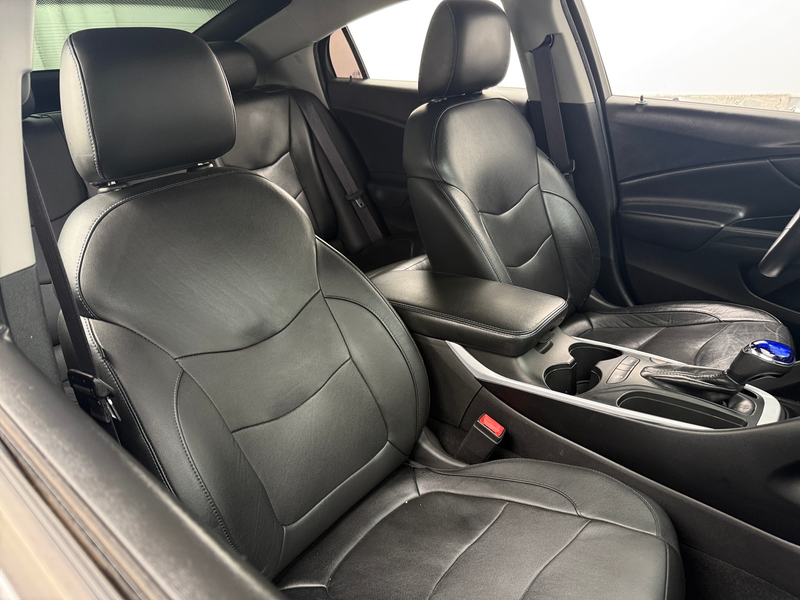 Thumbnail: 2017 Chevrolet Volt - 2