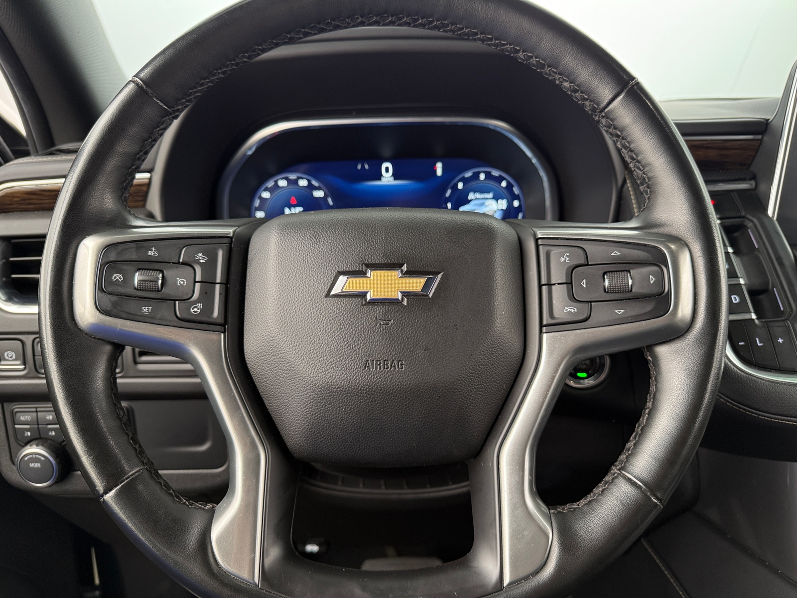 Thumbnail: 2023 Chevrolet Suburban - 4