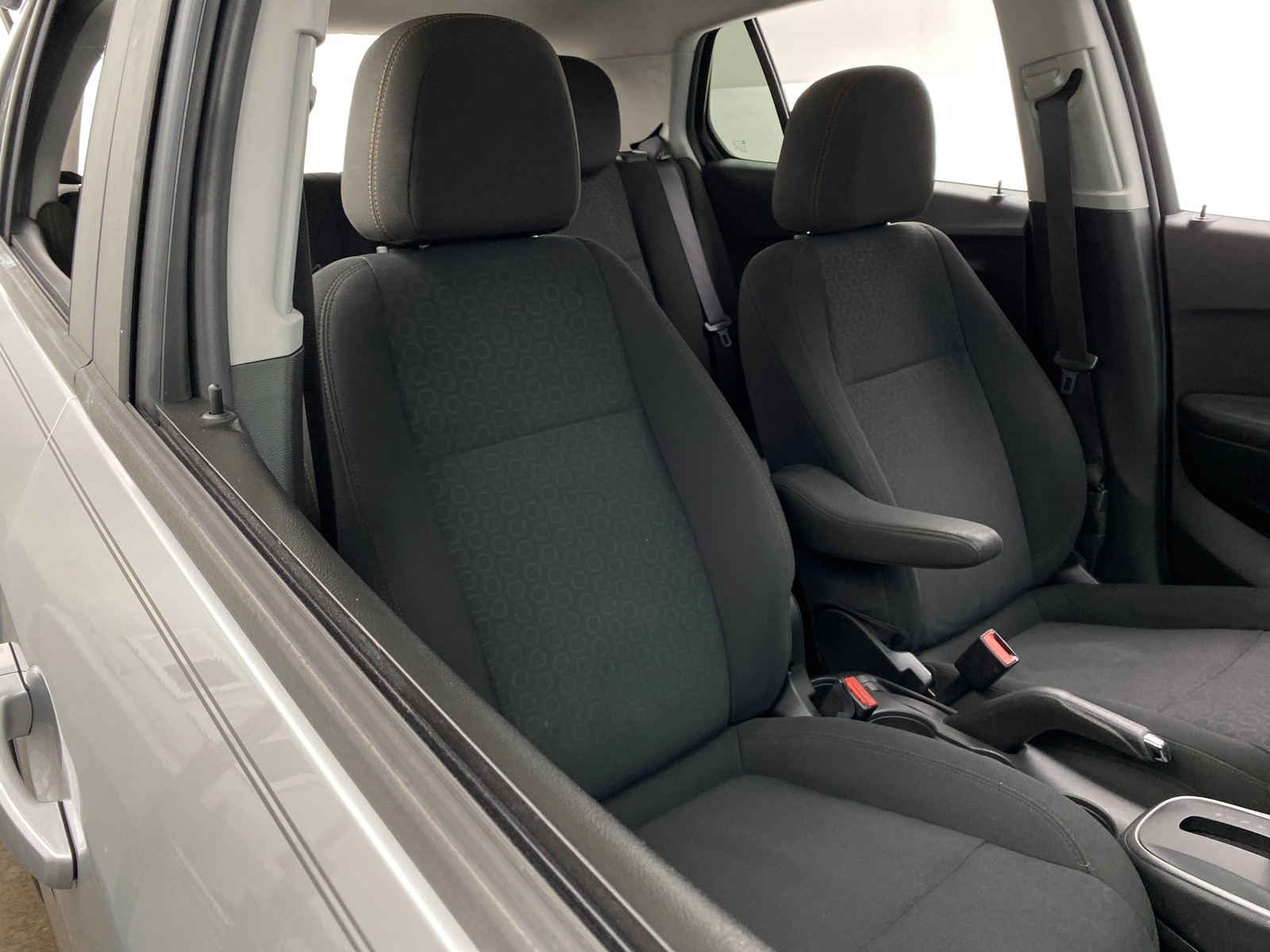 Thumbnail: 2017 Chevrolet Trax - 2