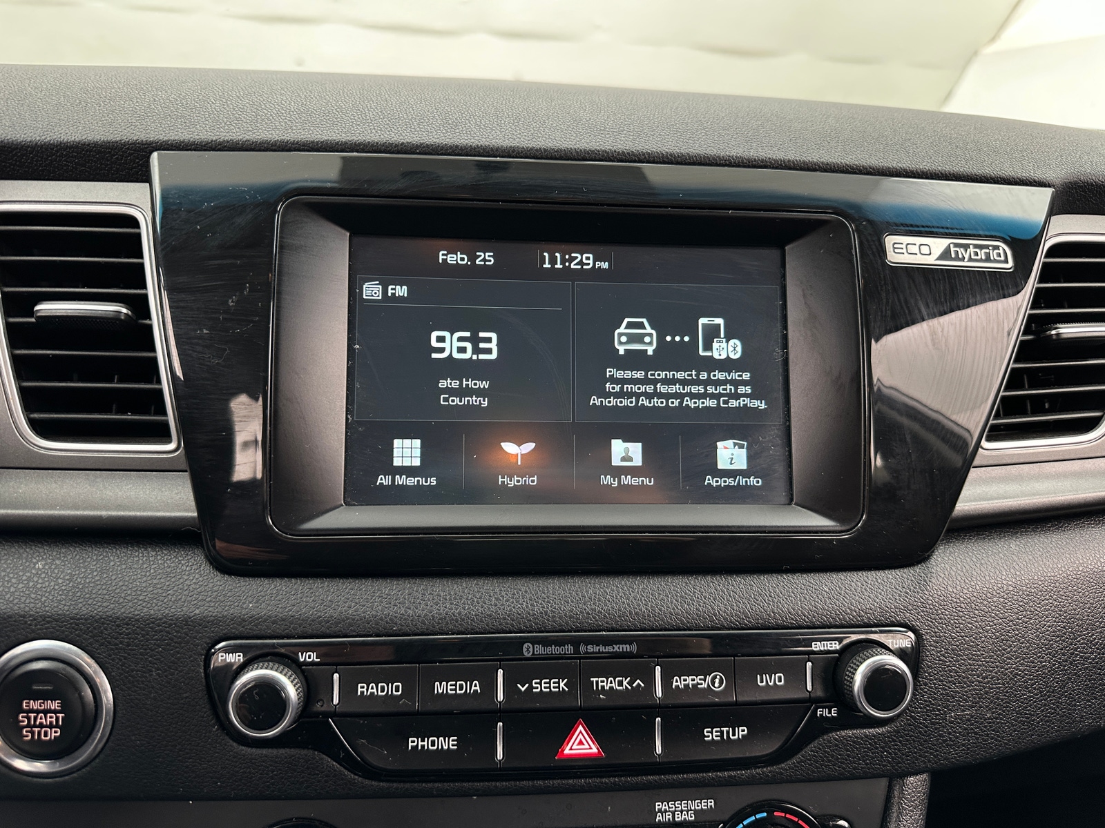 Thumbnail: 2019 Kia Niro - 4