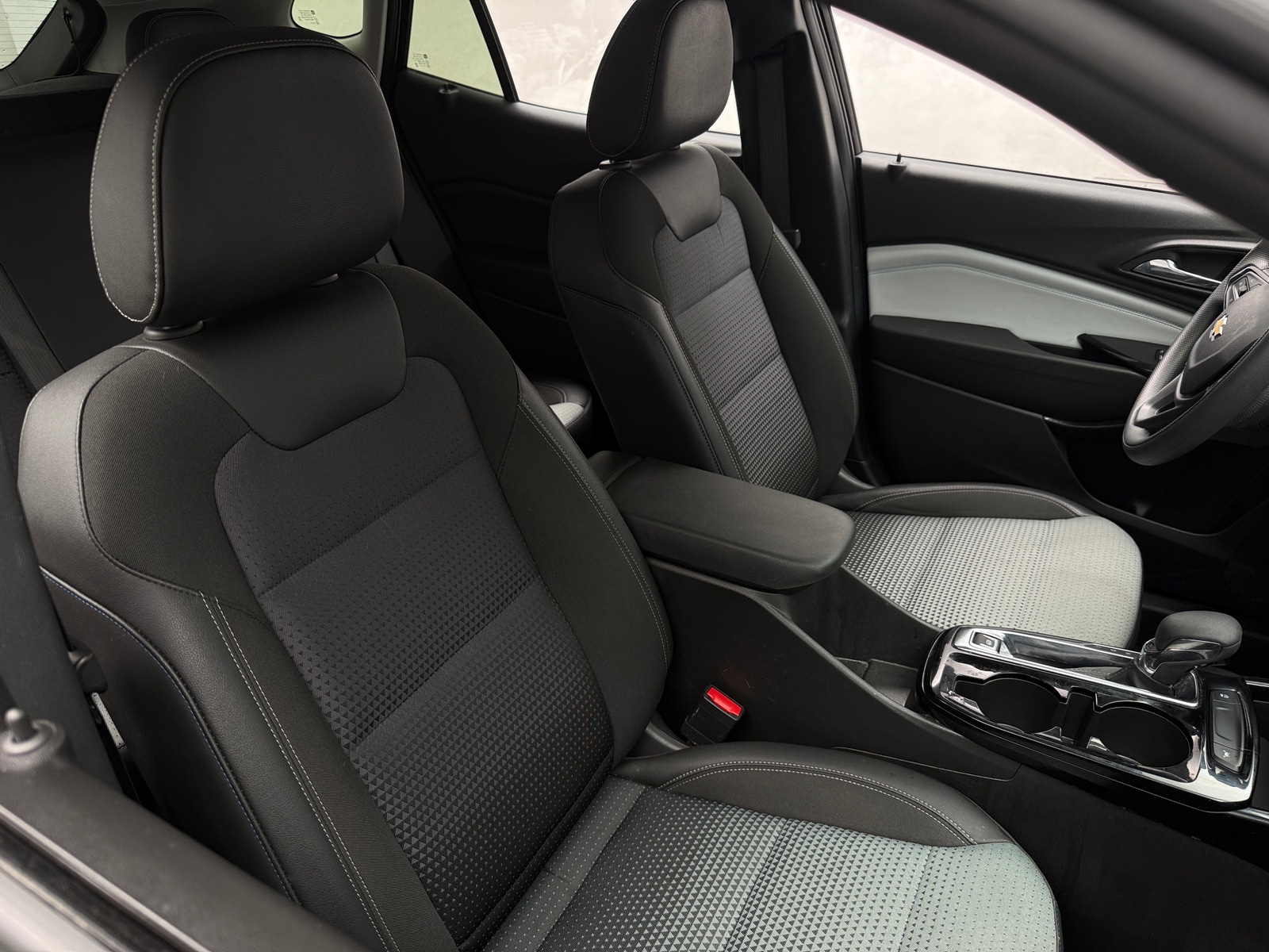 Thumbnail: 2025 Chevrolet Trax - 2