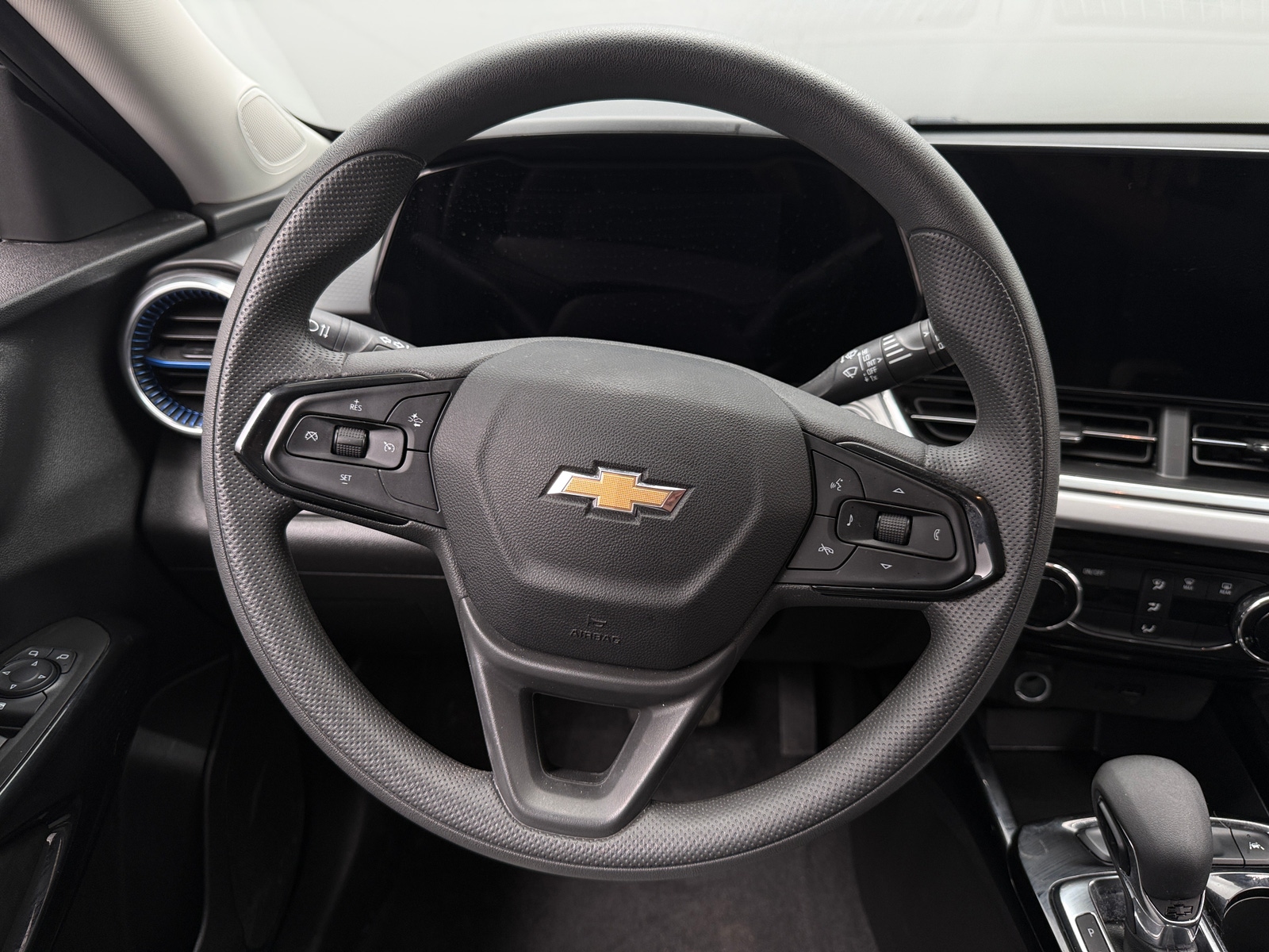 Thumbnail: 2025 Chevrolet Trax - 5