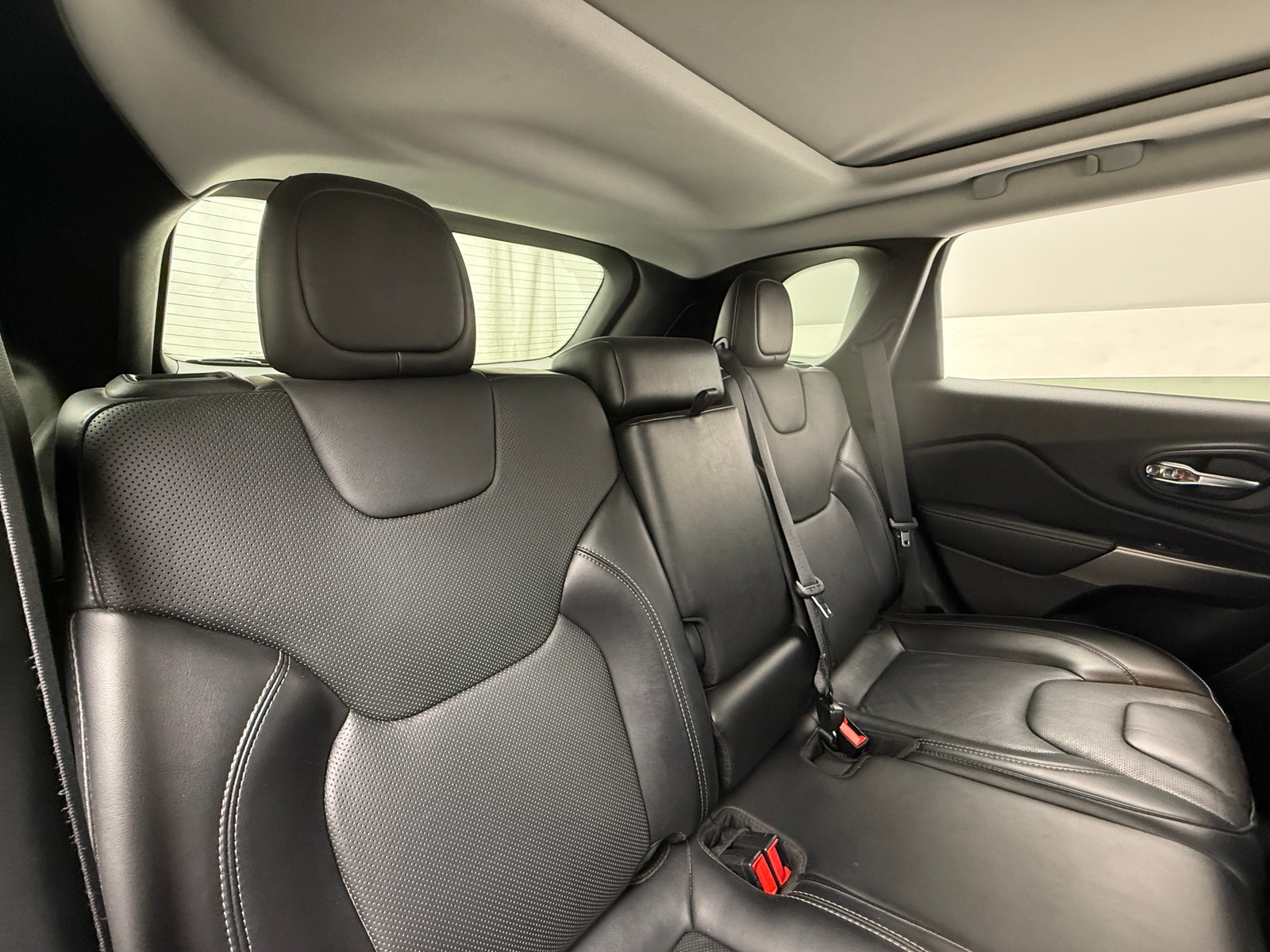 Thumbnail: 2020 Jeep Cherokee - 5