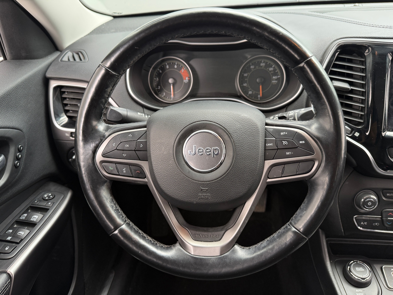 Thumbnail: 2020 Jeep Cherokee - 4