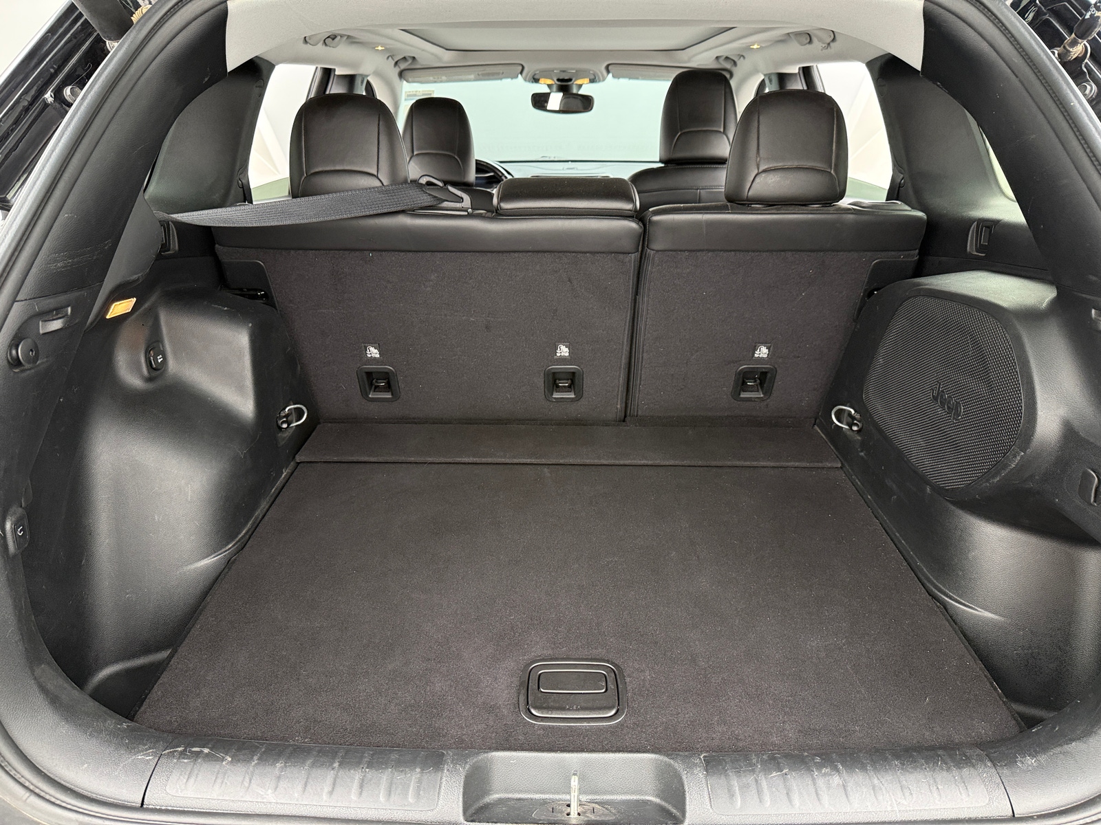 Thumbnail: 2020 Jeep Cherokee - 6