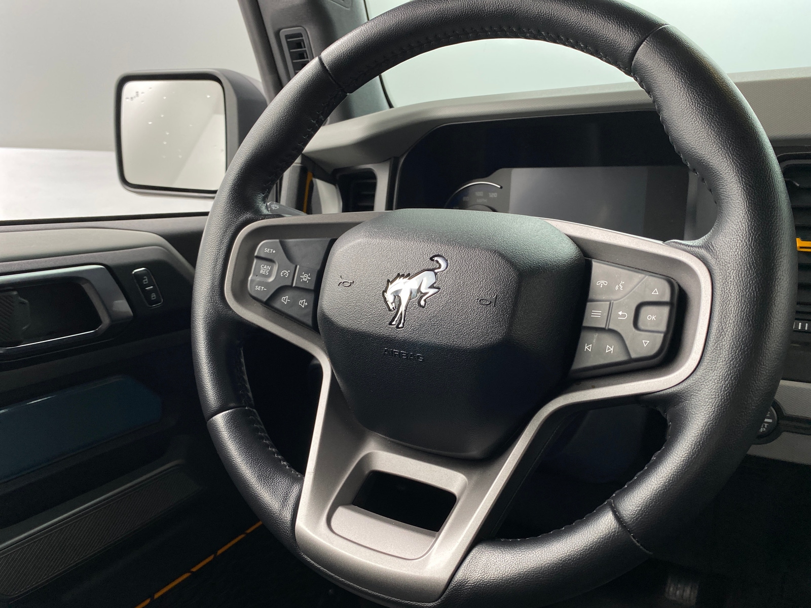 Thumbnail: 2022 Ford Bronco - 4