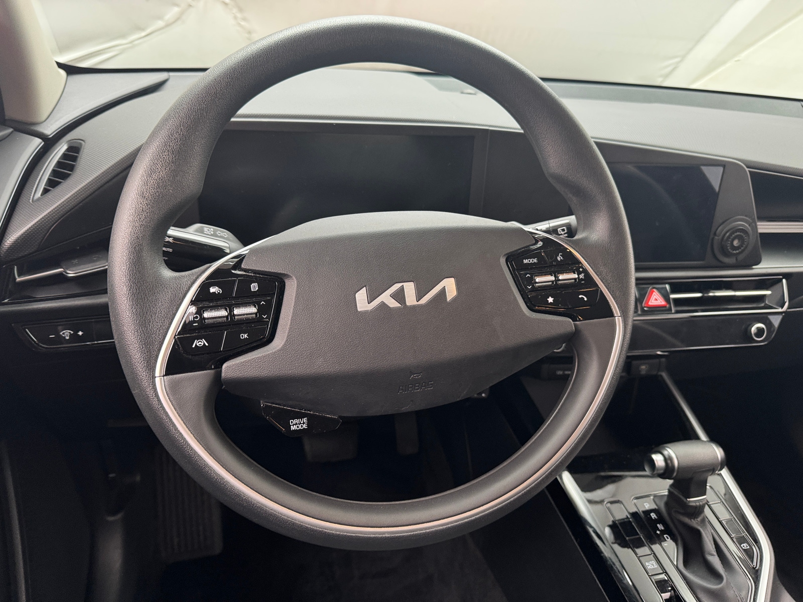 Thumbnail: 2023 Kia Niro - 5