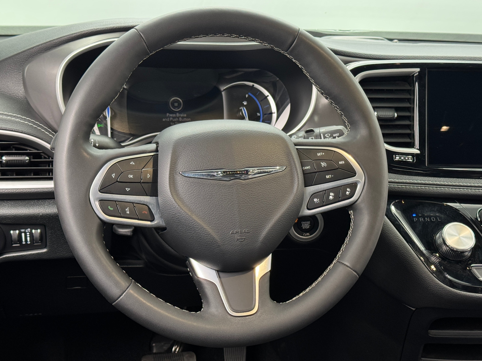 Thumbnail: 2025 Chrysler Pacifica - 4