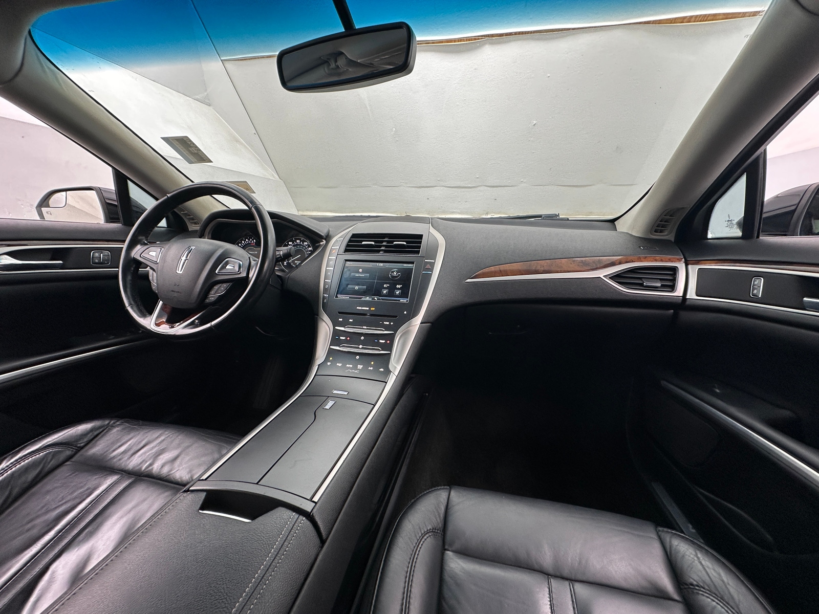 Thumbnail: 2016 Lincoln MKZ - 2