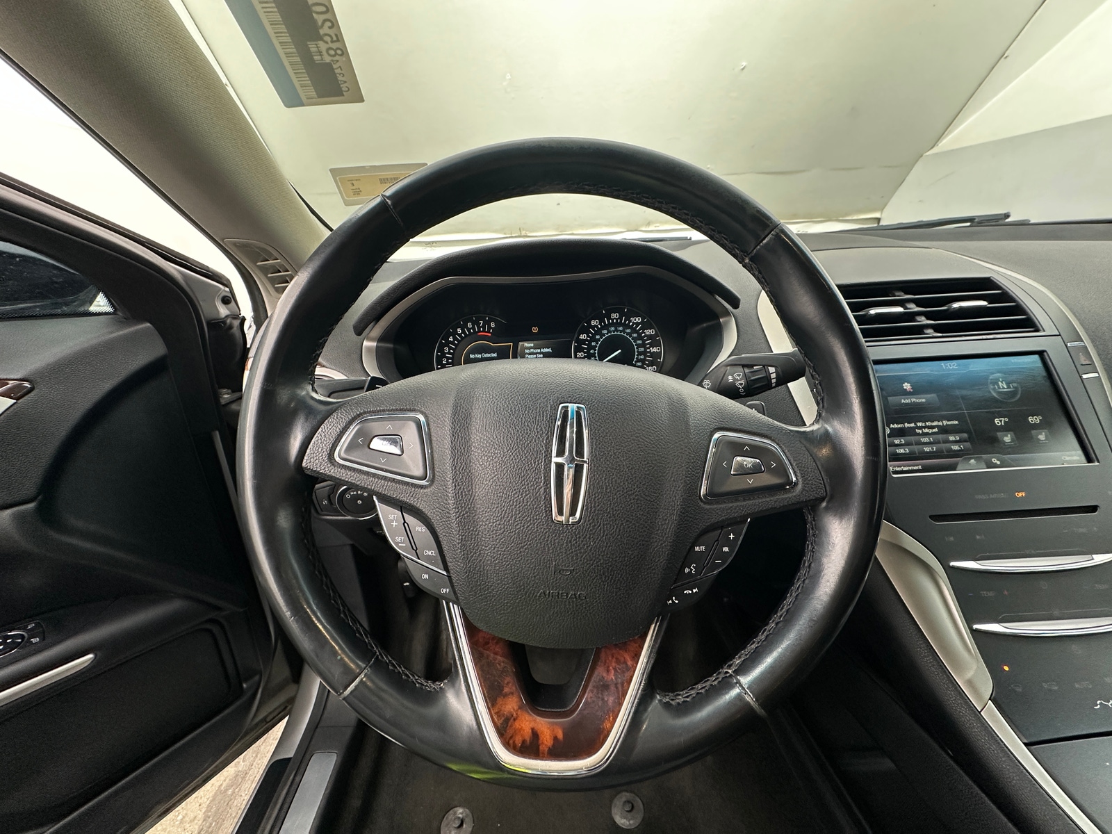 Thumbnail: 2016 Lincoln MKZ - 4