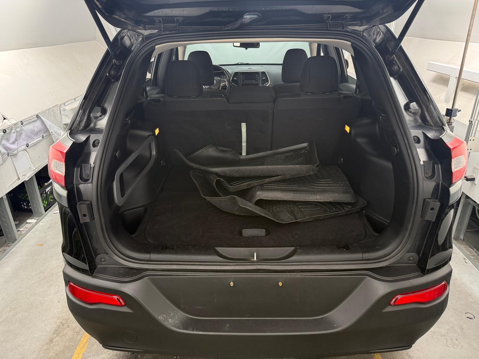 Thumbnail: 2015 Jeep Cherokee - 7