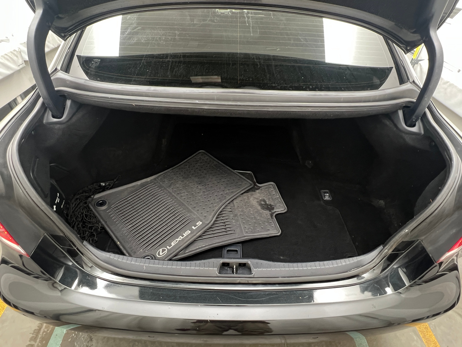 Thumbnail: 2017 Lexus LS - 6