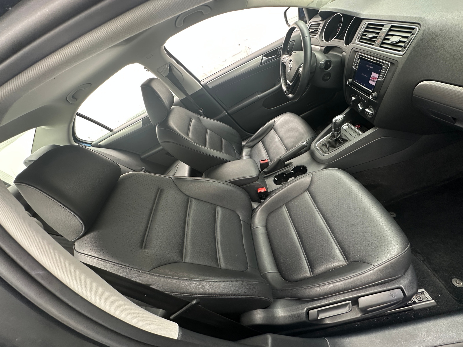 Thumbnail: 2016 Volkswagen Jetta - 2