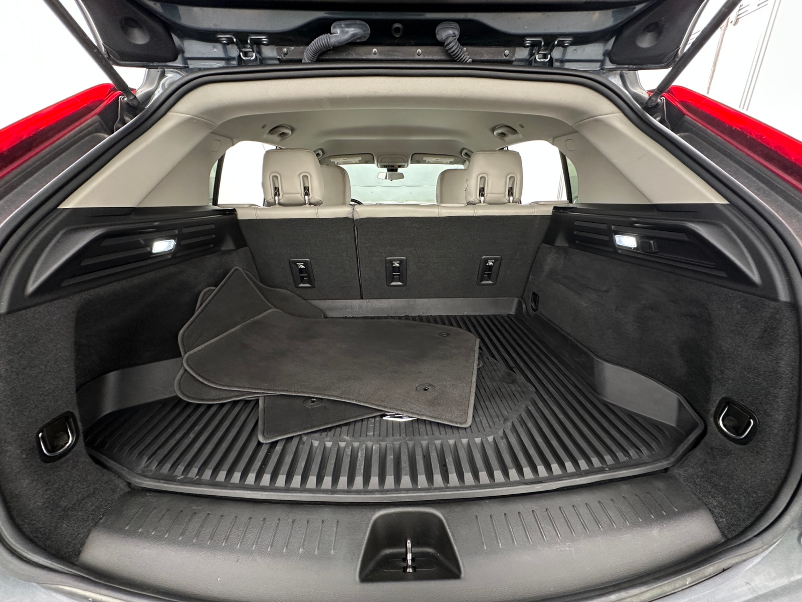 Thumbnail: 2019 Cadillac XT4 - 6