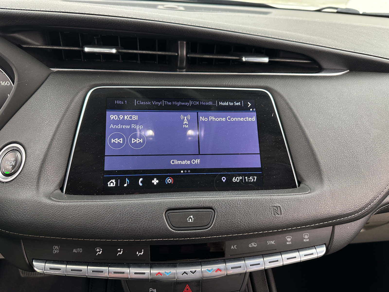 Thumbnail: 2019 Cadillac XT4 - 3