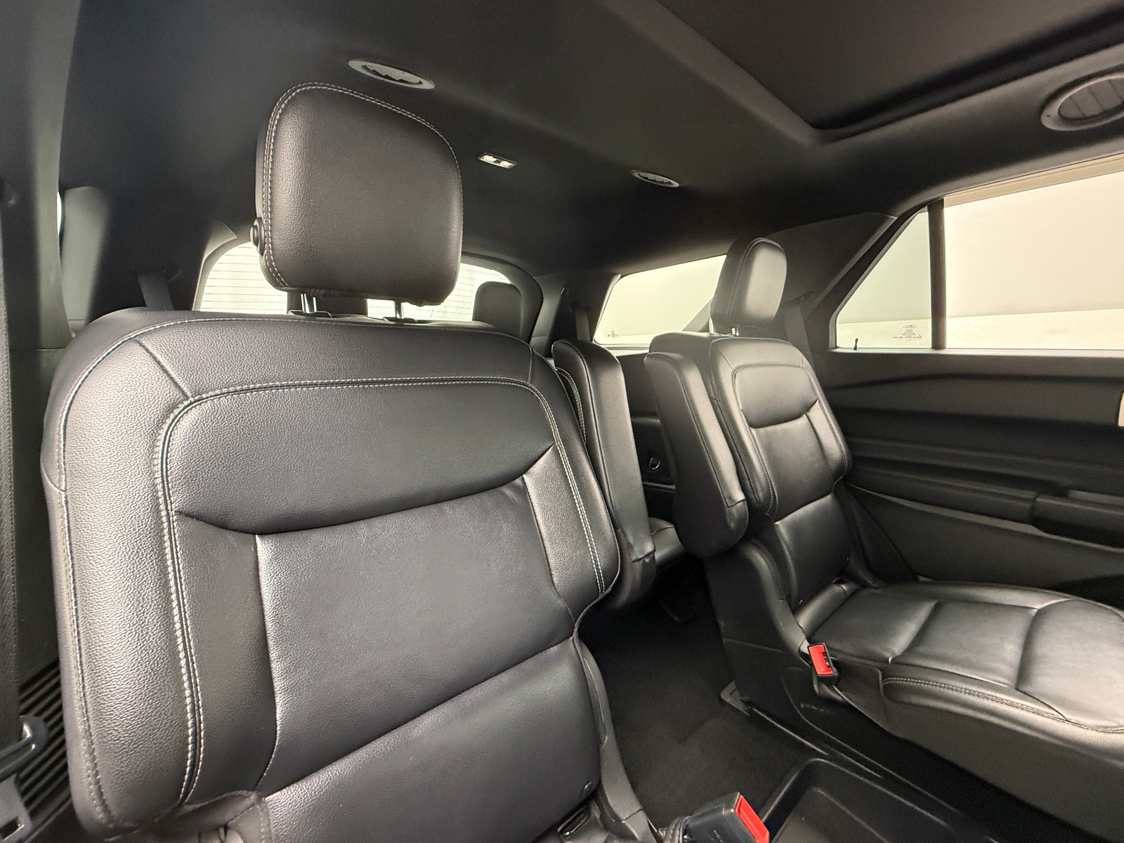 Thumbnail: 2020 Ford Explorer - 6