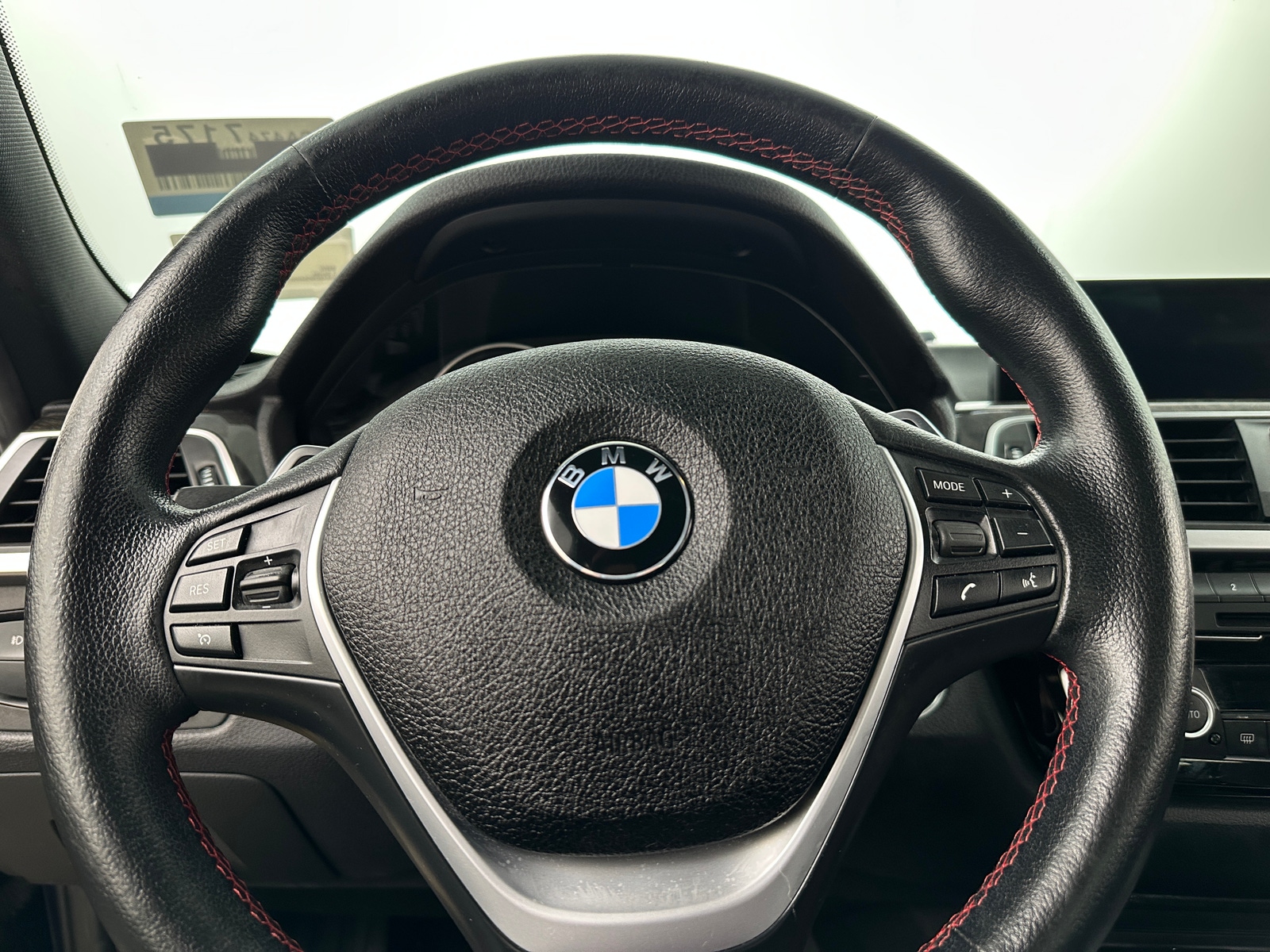 Thumbnail: 2017 BMW 3 Series - 4