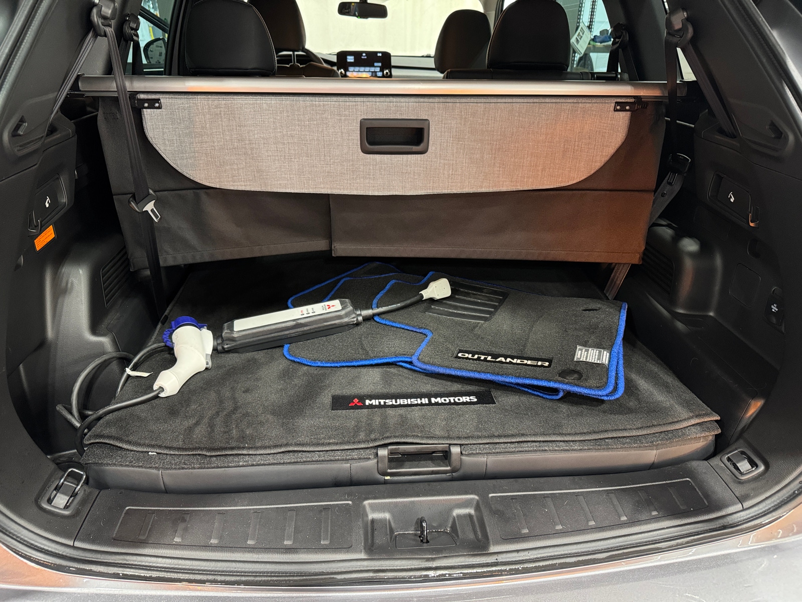 Thumbnail: 2023 Mitsubishi Outlander - 6