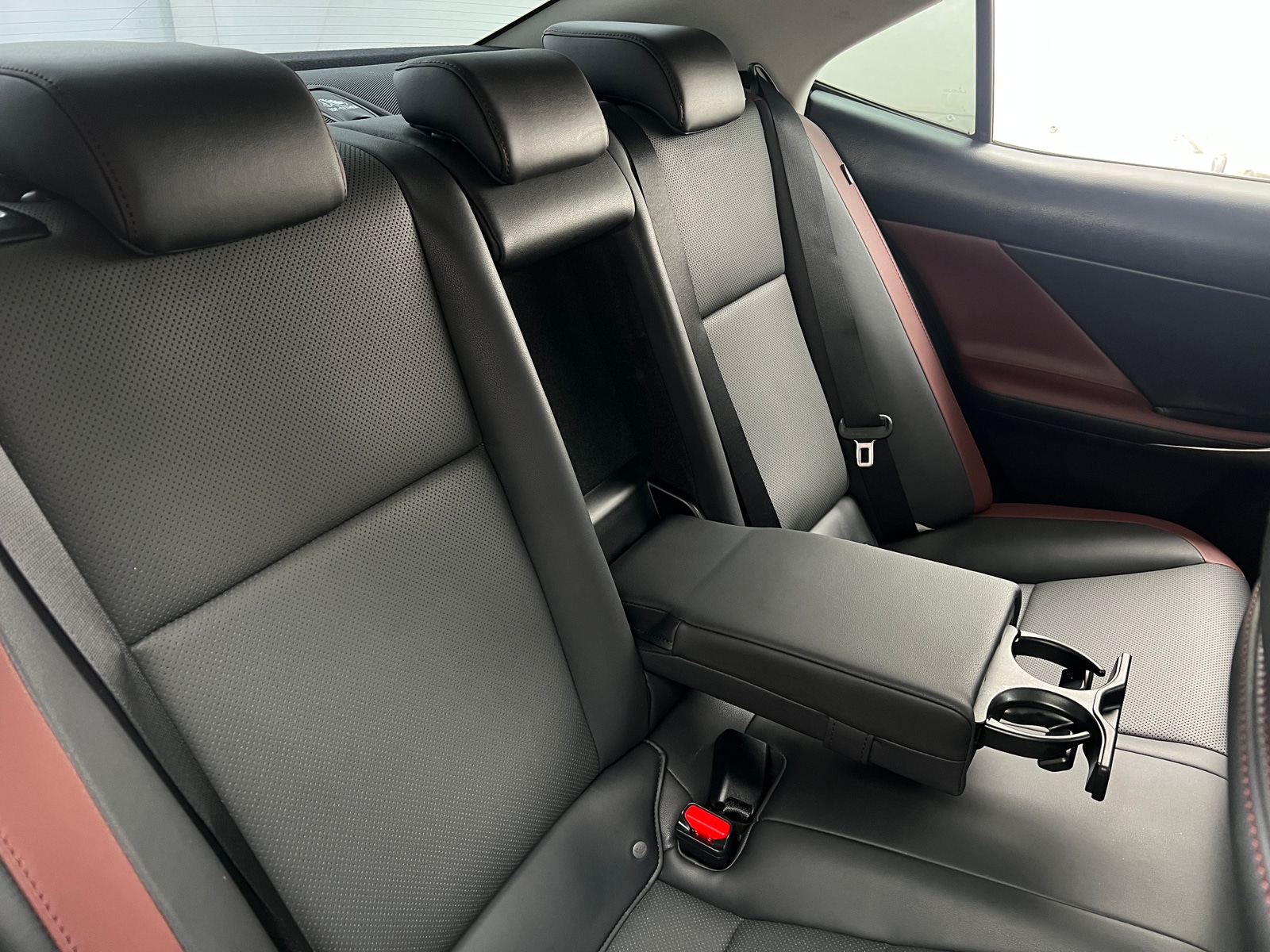 Thumbnail: 2019 Lexus IS - 5