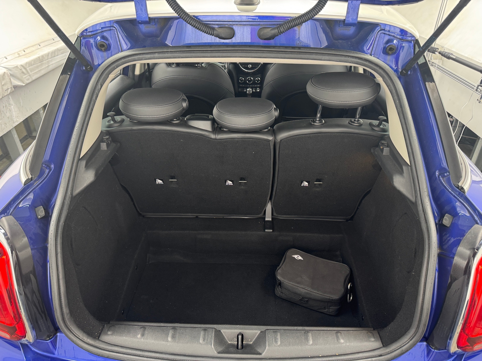 Thumbnail: 2019 MINI Cooper Hardtop - 6