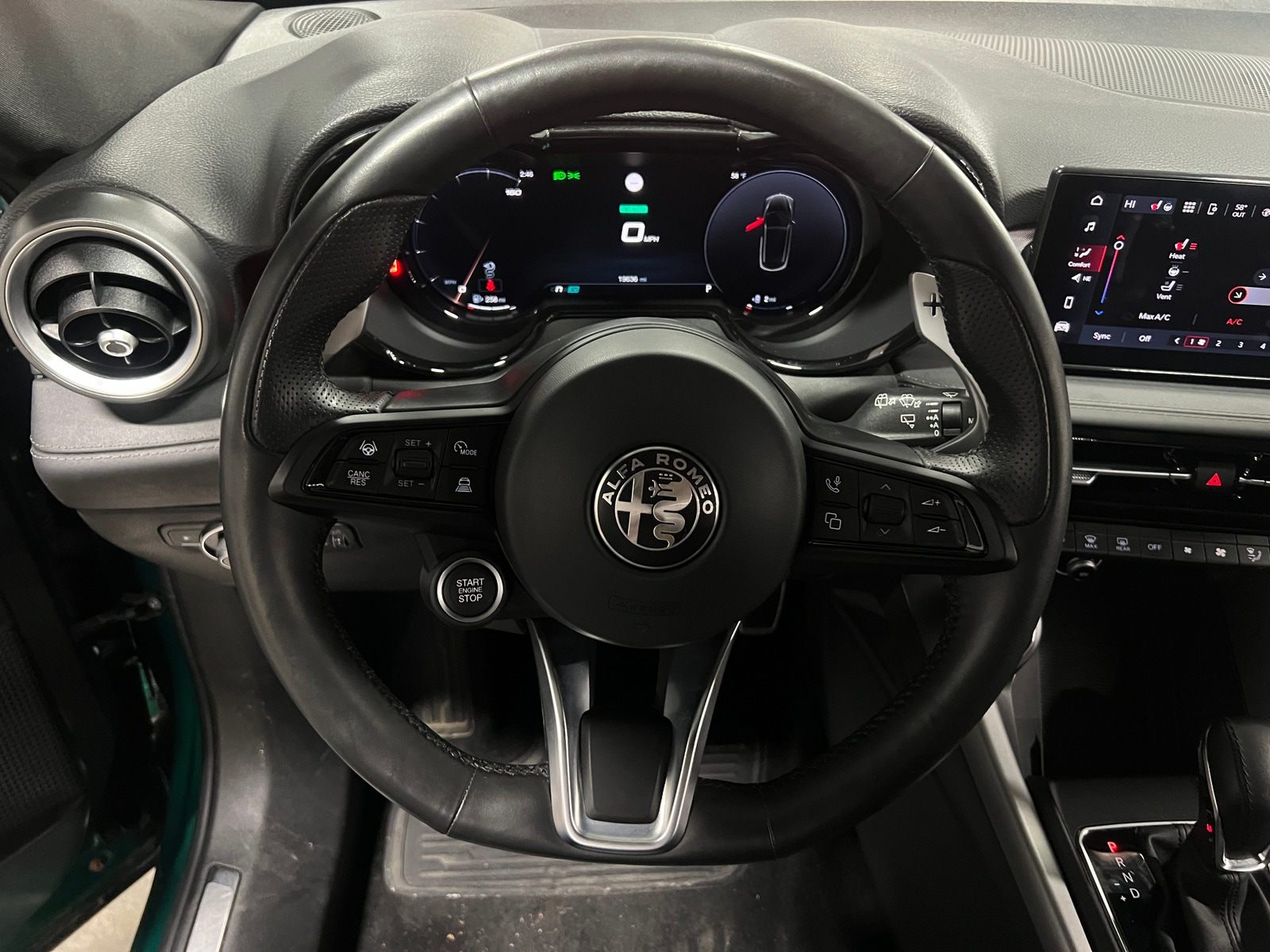 Thumbnail: 2024 Alfa Romeo Tonale - 4