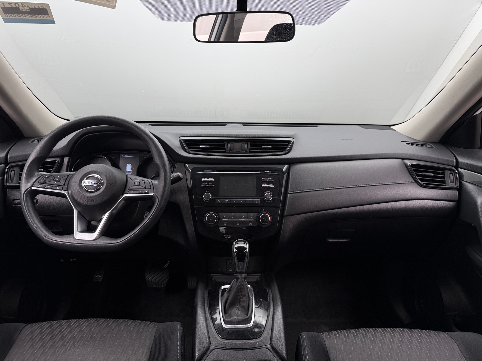 Thumbnail: 2017 Nissan Rogue - 3