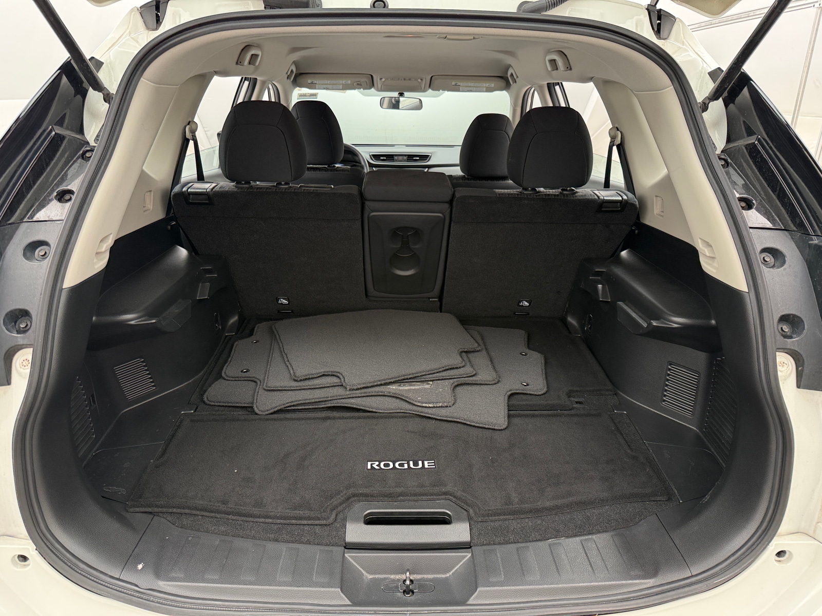 Thumbnail: 2017 Nissan Rogue - 7