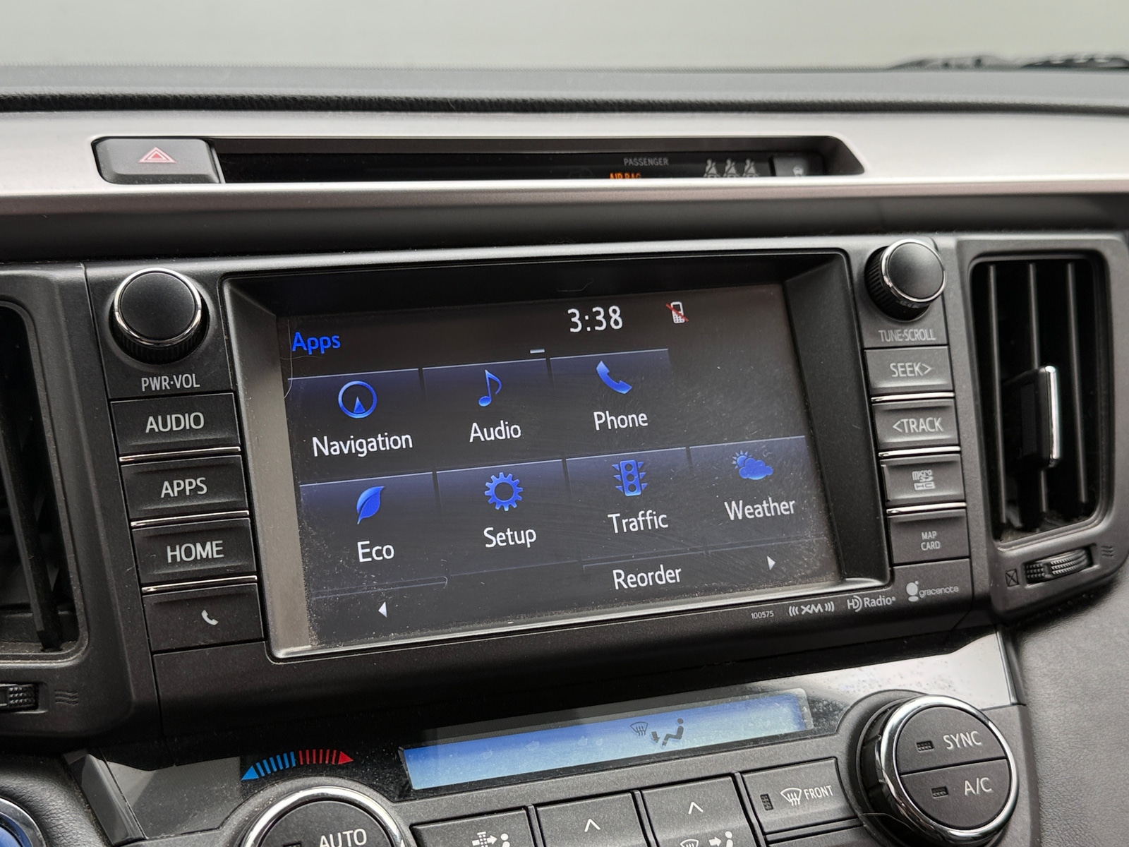 Thumbnail: 2018 Toyota RAV4 - 3