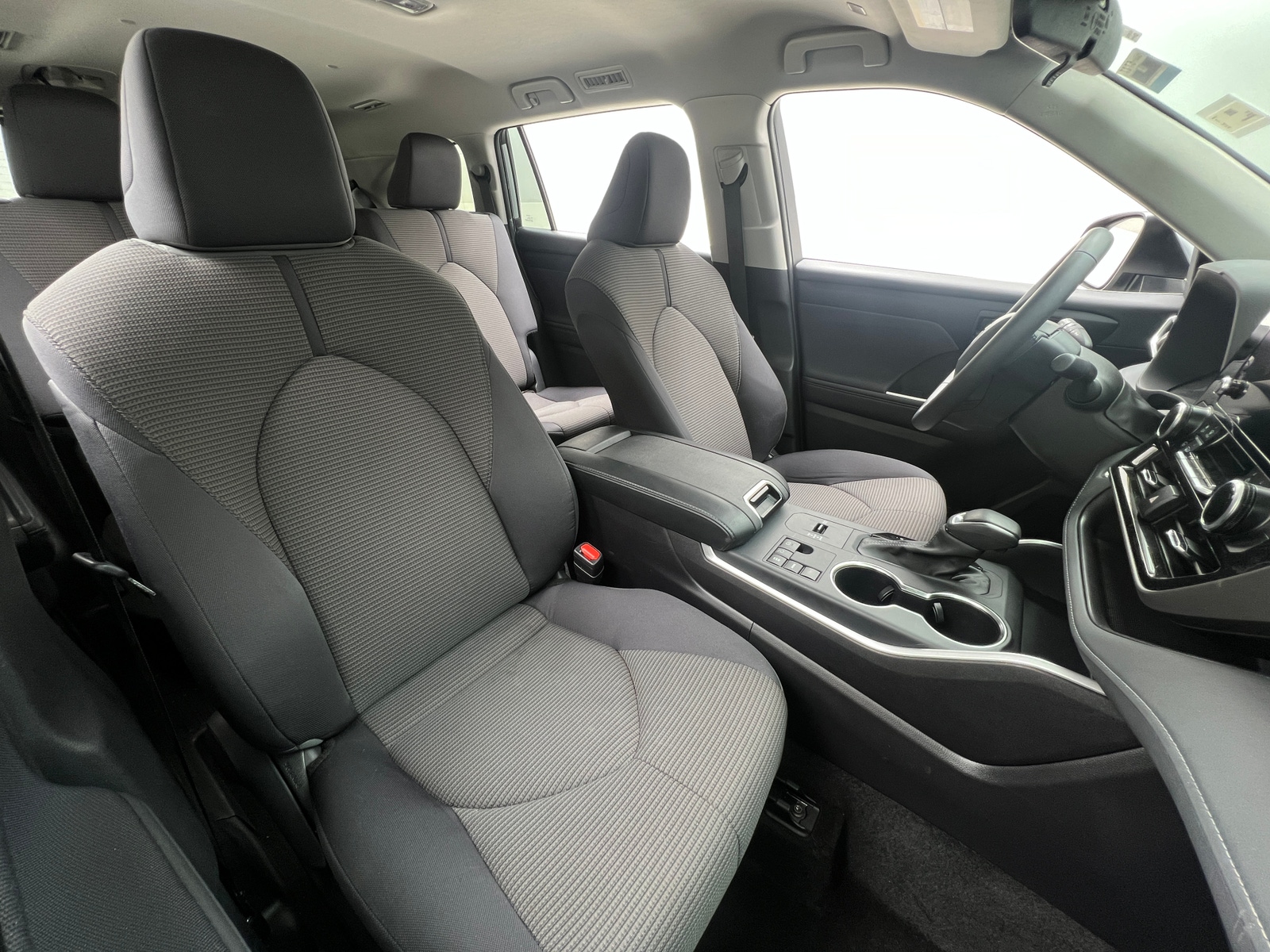 Thumbnail: 2025 Toyota Highlander - 2