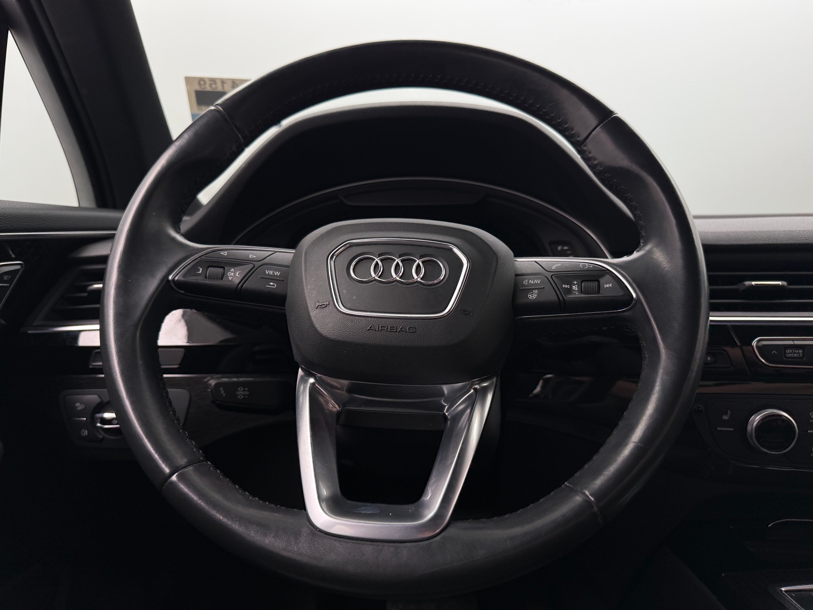 Thumbnail: 2017 Audi Q7 - 4