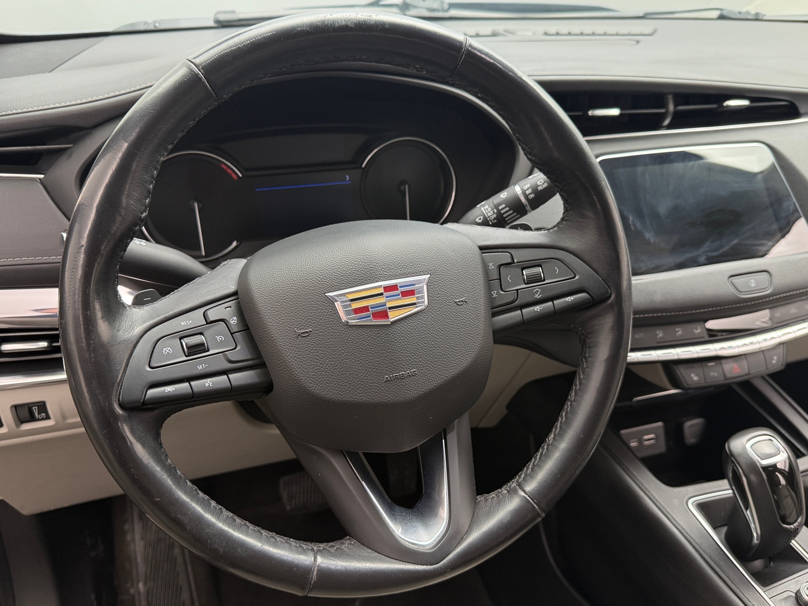 Thumbnail: 2019 Cadillac XT4 - 4