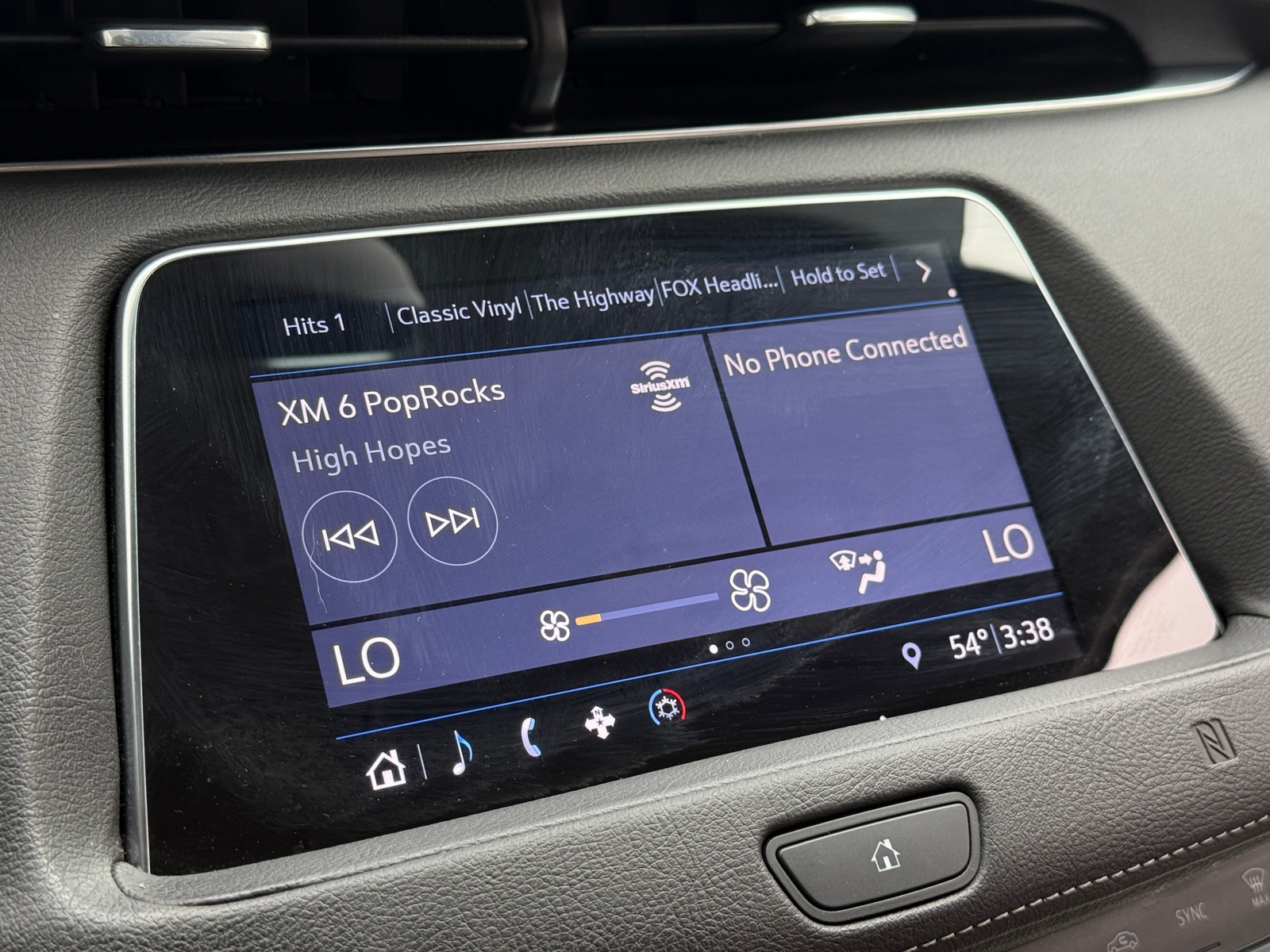 Thumbnail: 2019 Cadillac XT4 - 3