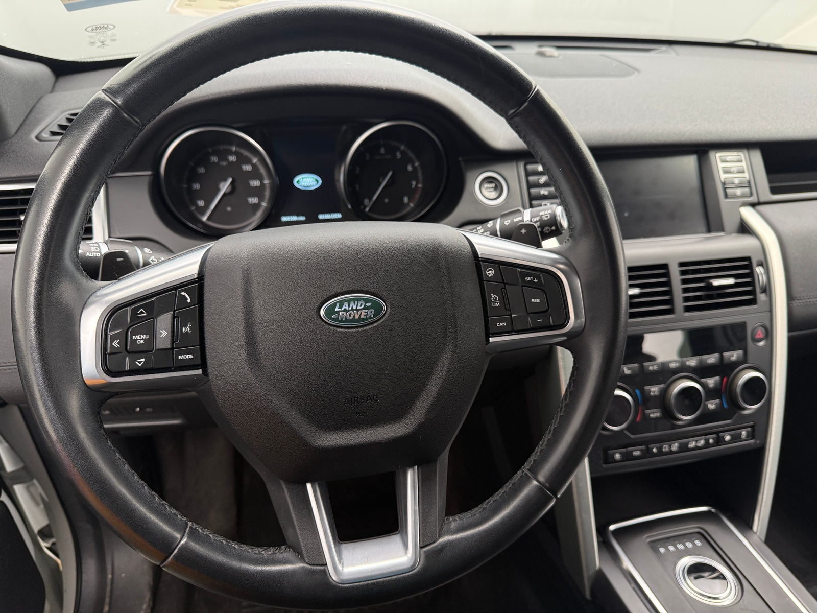 Thumbnail: 2019 Land Rover Discovery Sport - 4