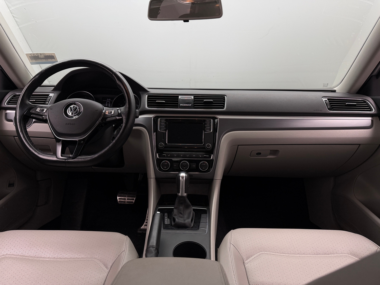 Thumbnail: 2018 Volkswagen Passat - 2