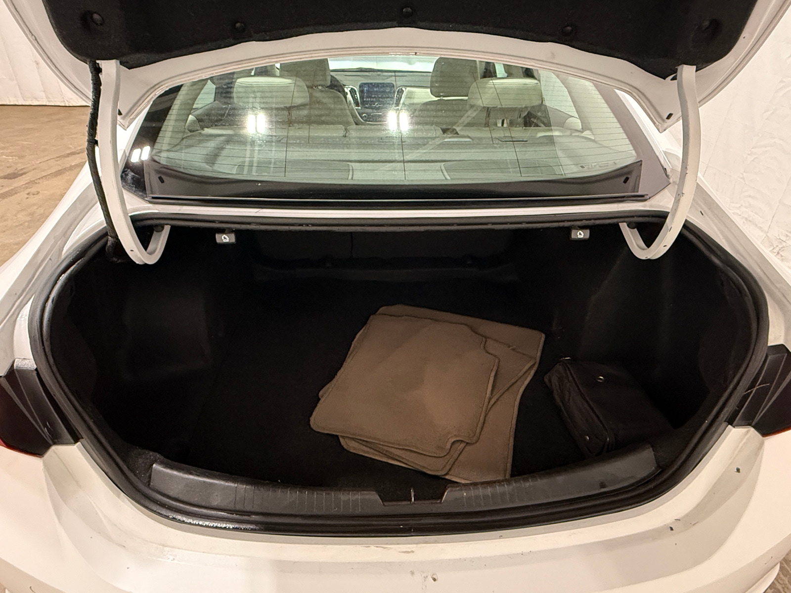 Thumbnail: 2024 Chevrolet Malibu - 7