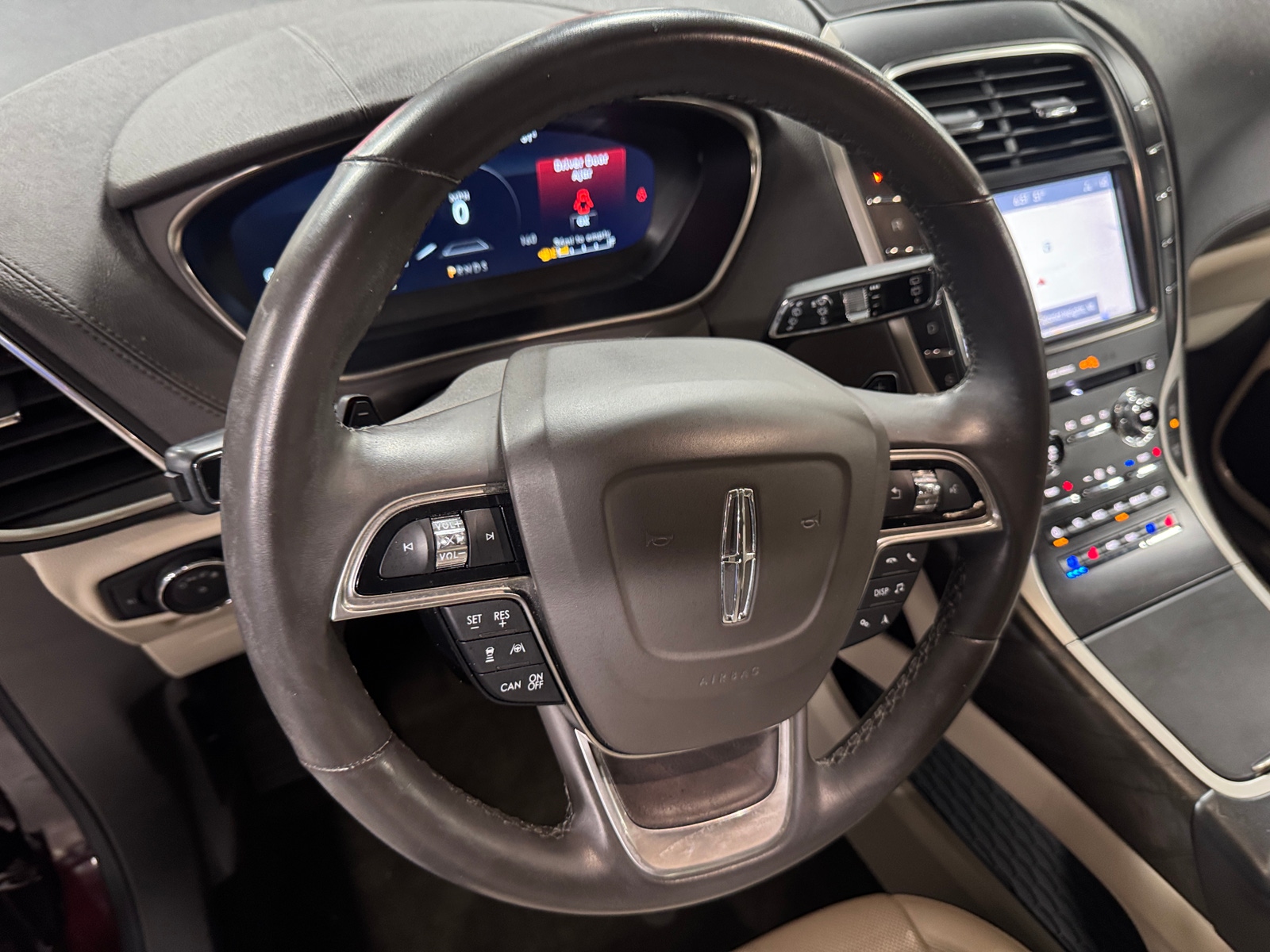 Thumbnail: 2020 Lincoln Nautilus - 4