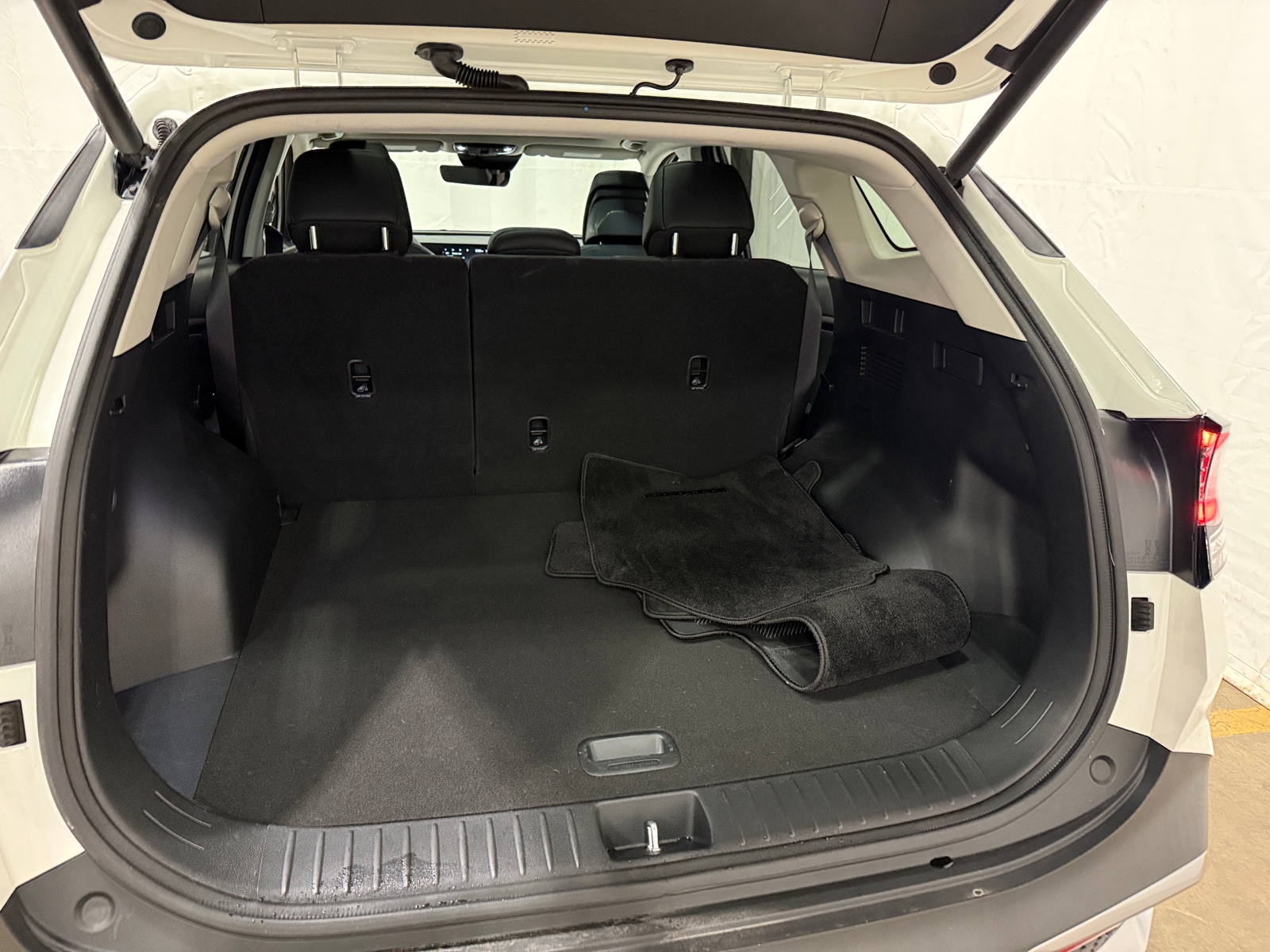 Thumbnail: 2024 Kia Sportage - 6