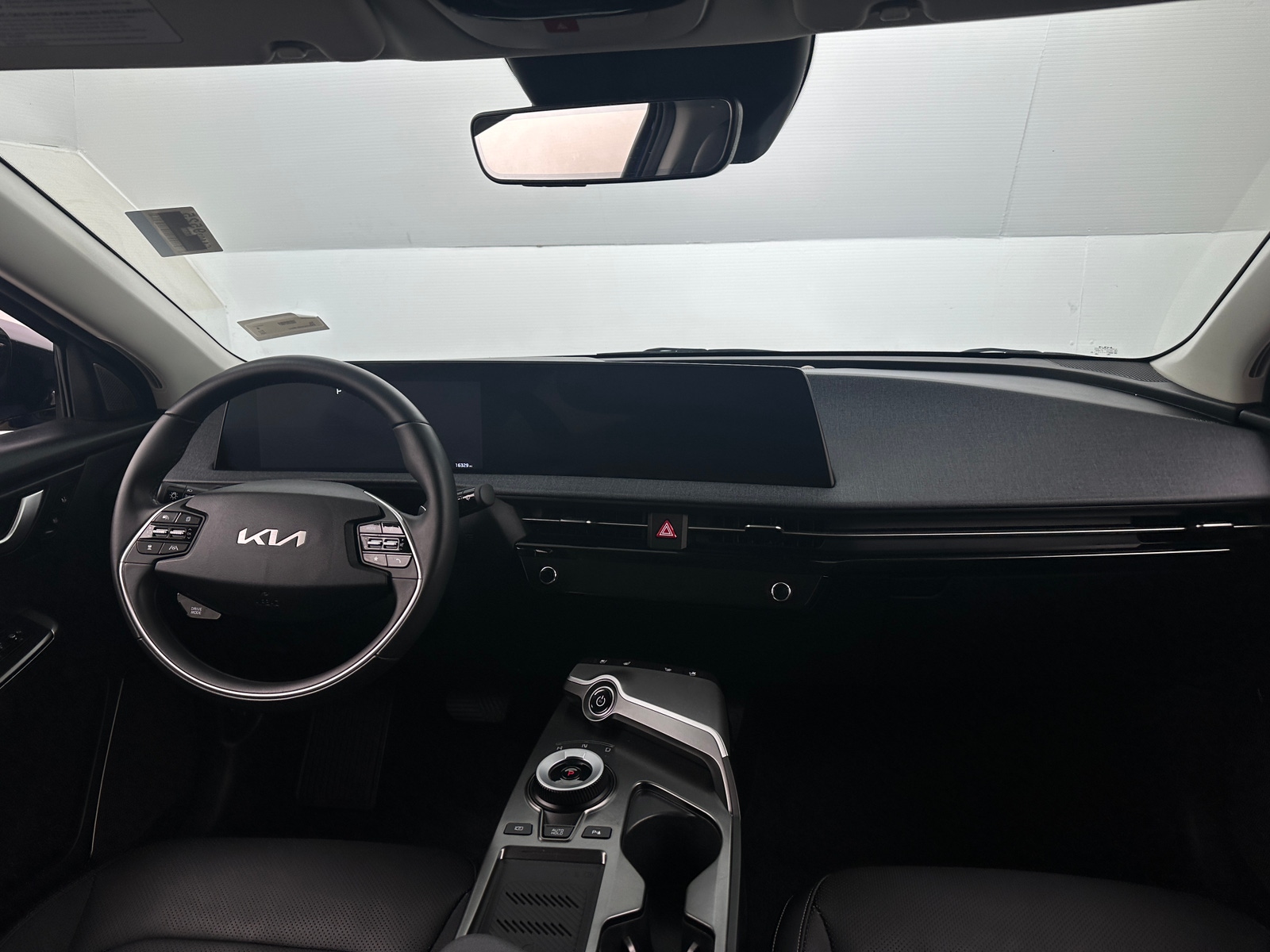 Thumbnail: 2024 Kia EV6 - 2