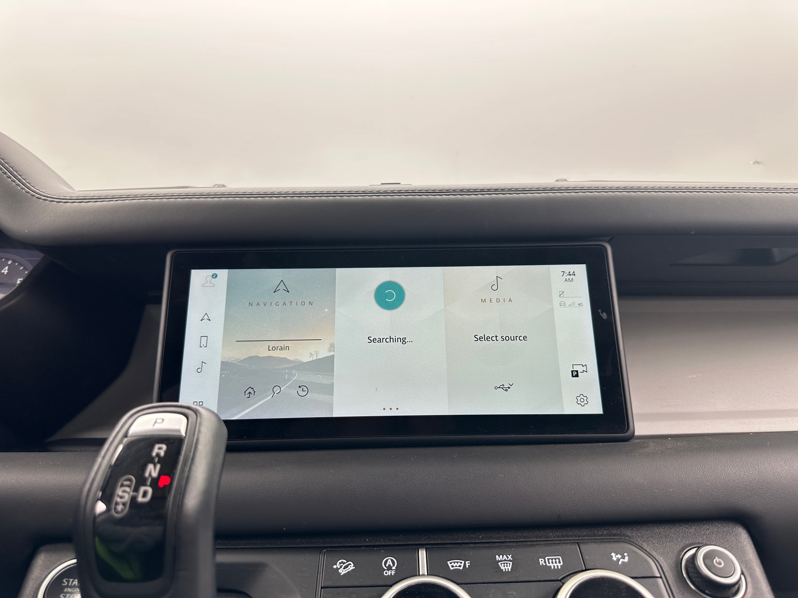 Thumbnail: 2020 Land Rover Defender - 3