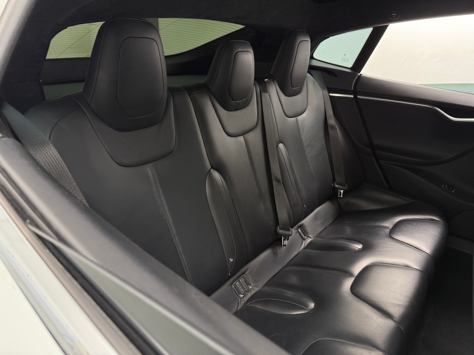 Thumbnail: 2015 Tesla Model S - 5