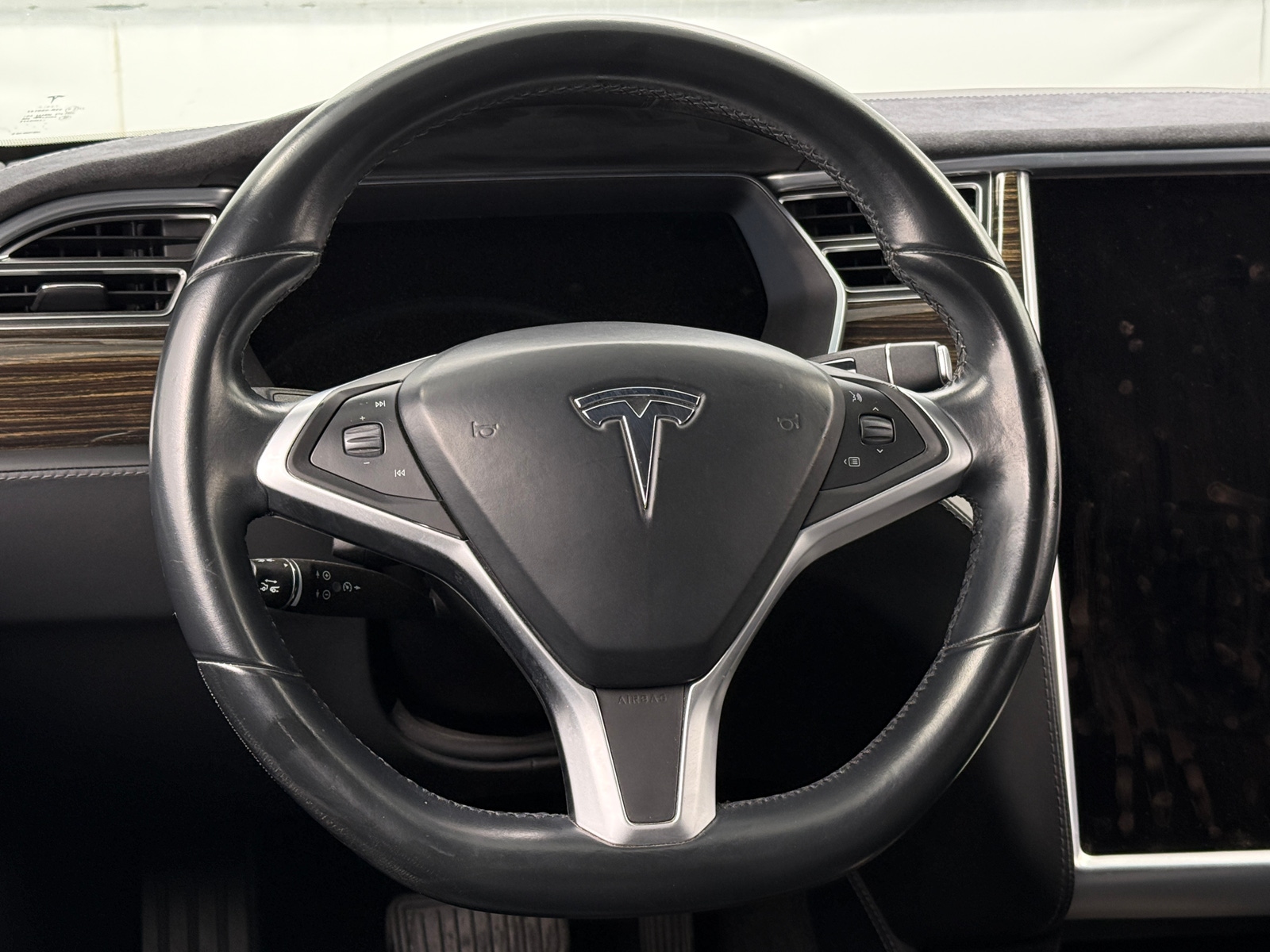 Thumbnail: 2015 Tesla Model S - 4