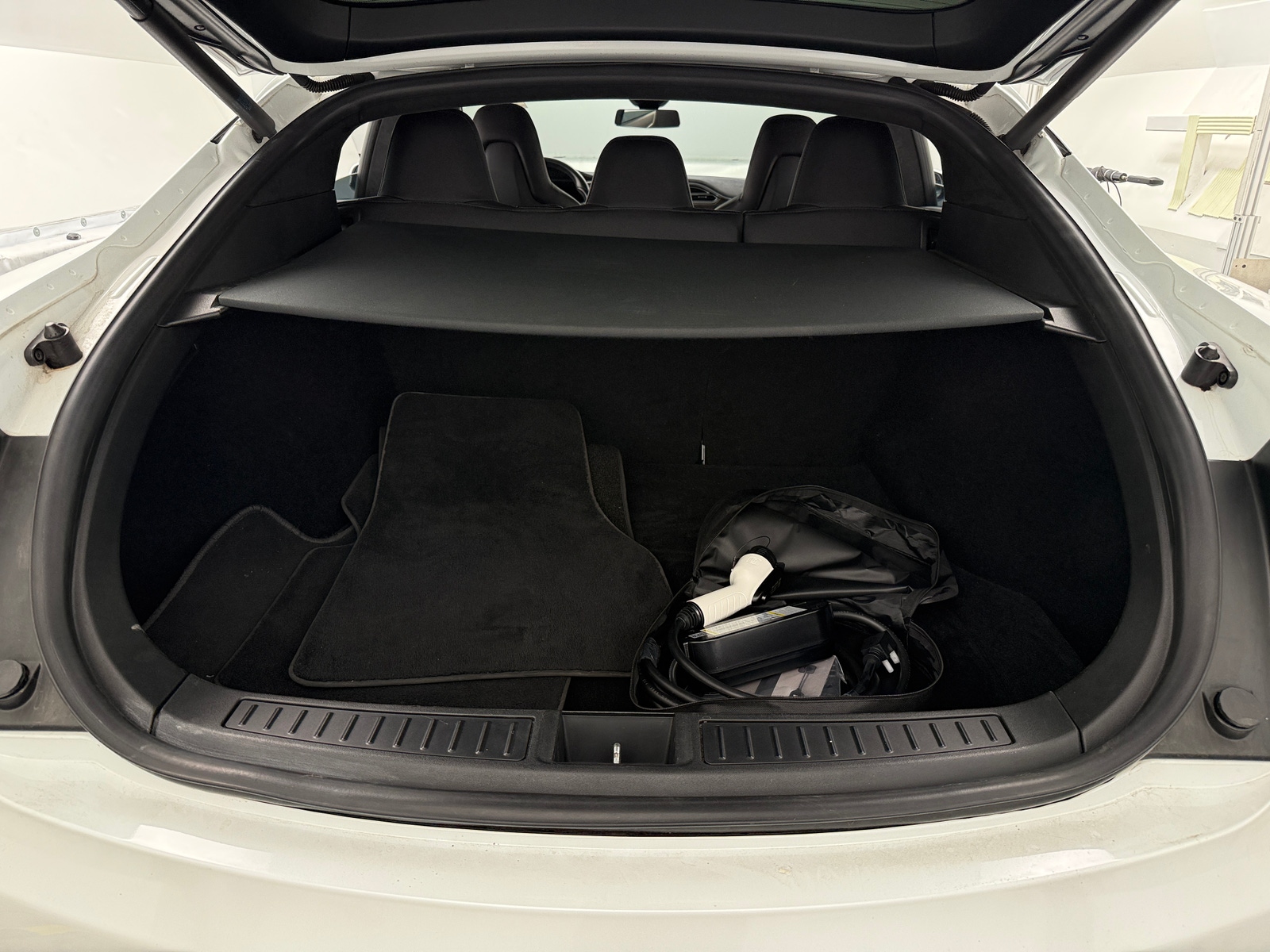 Thumbnail: 2015 Tesla Model S - 6