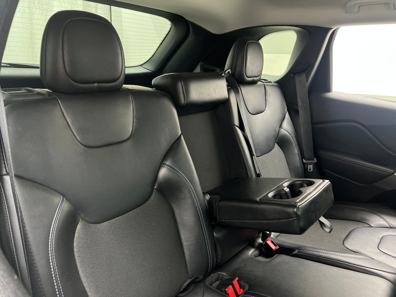 Thumbnail: 2020 Jeep Cherokee - 5