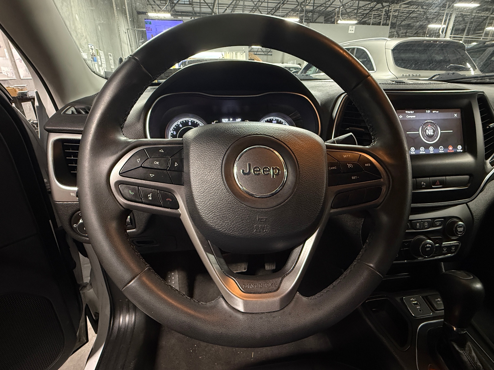 Thumbnail: 2020 Jeep Cherokee - 4