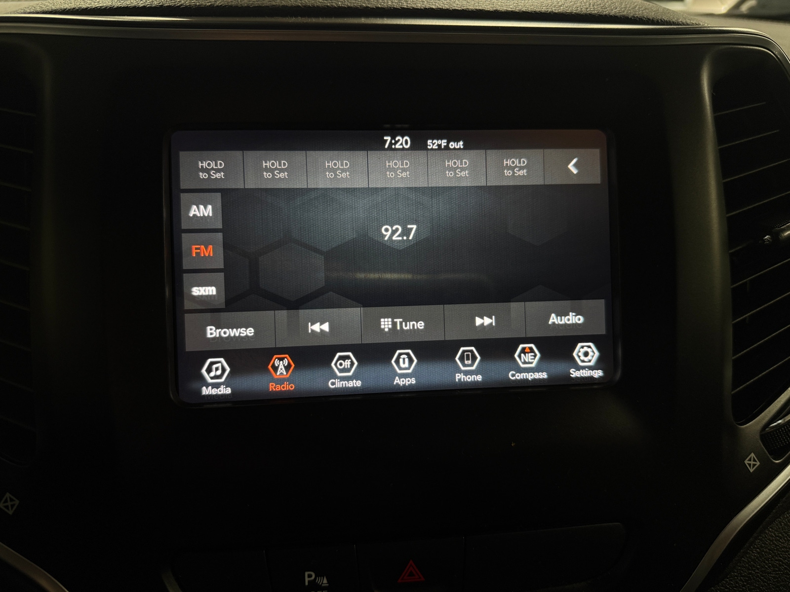 Thumbnail: 2020 Jeep Cherokee - 3