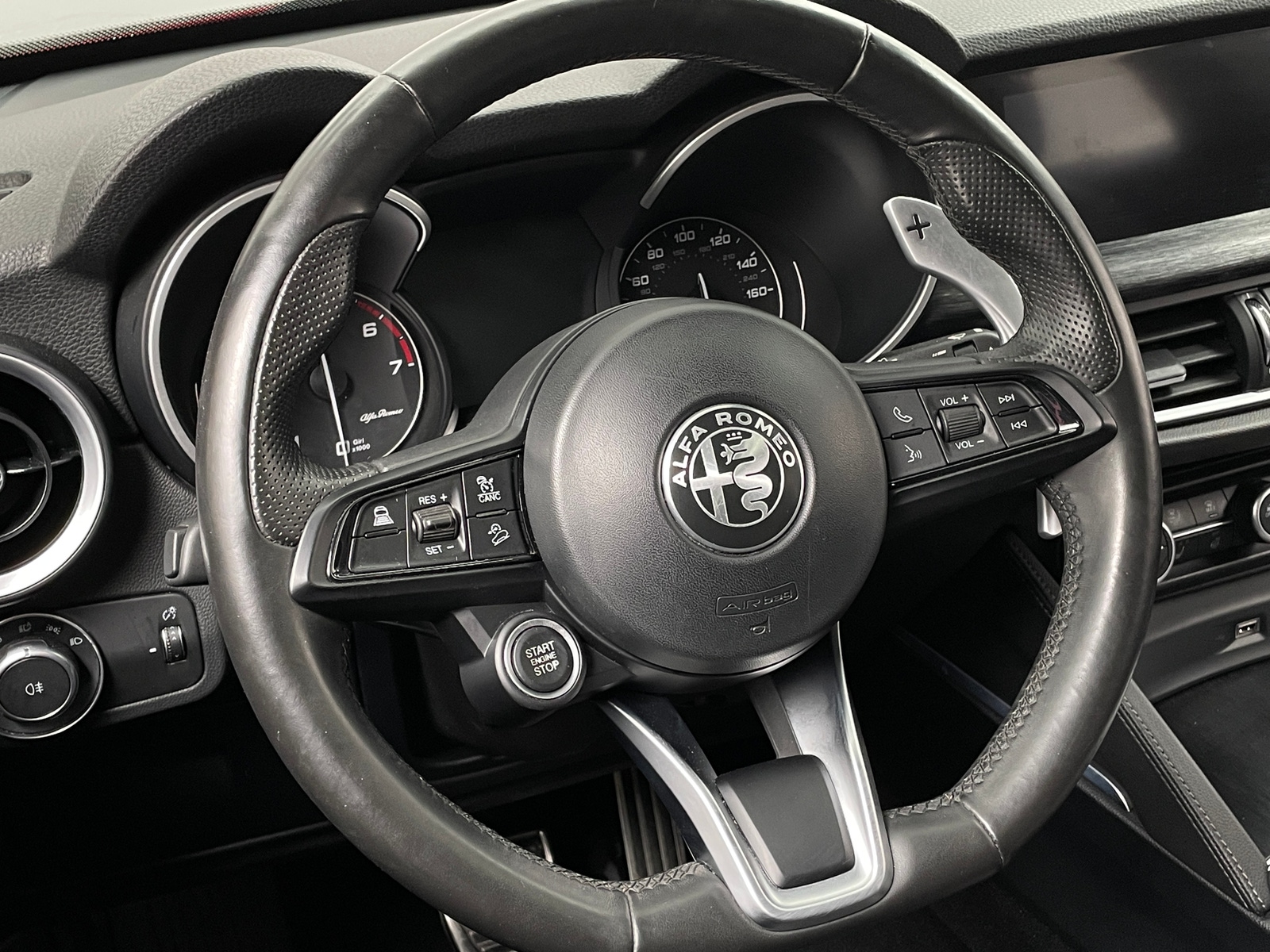 Thumbnail: 2022 Alfa Romeo Stelvio - 4