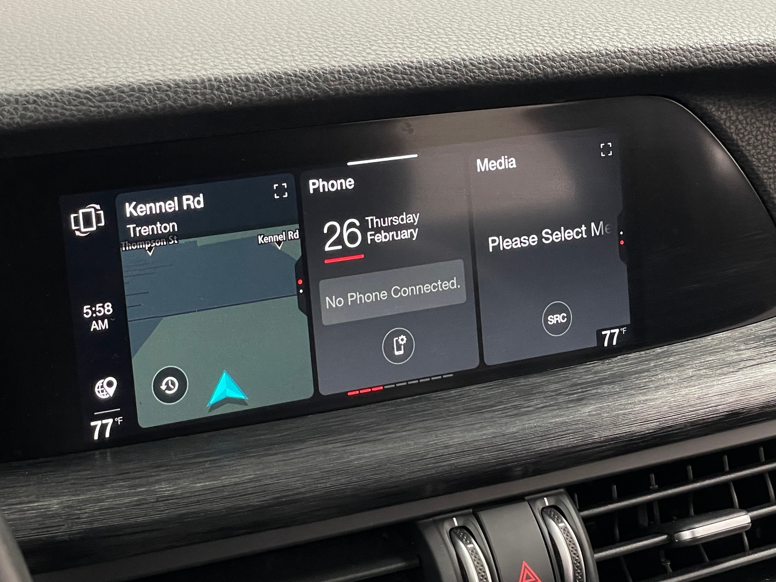 Thumbnail: 2022 Alfa Romeo Stelvio - 3