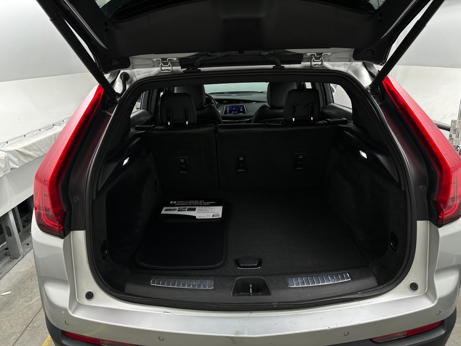 Thumbnail: 2019 Cadillac XT4 - 6